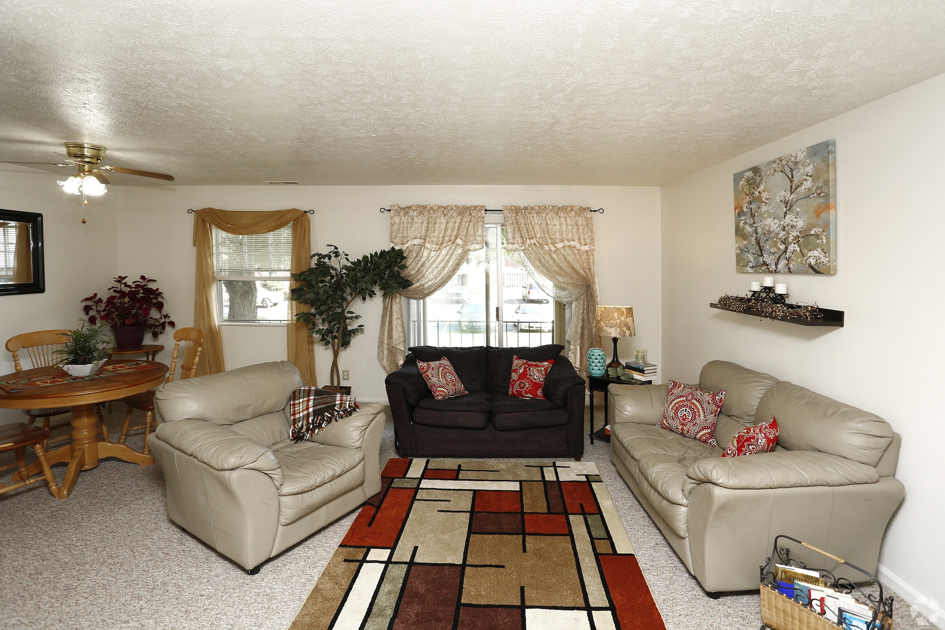 Kingston Green Apartments living room in Kokomo Indiana